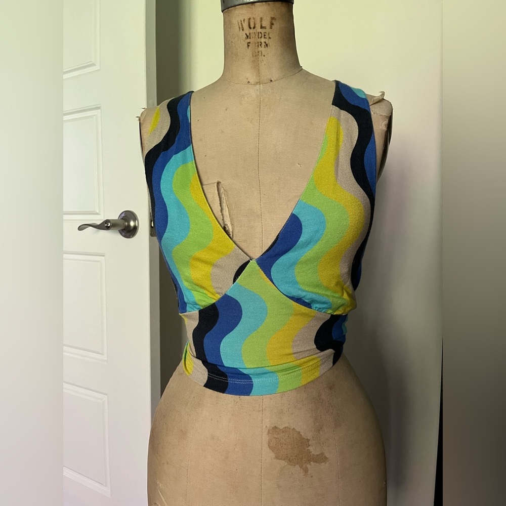Colorful Wave Pattern Women's Top